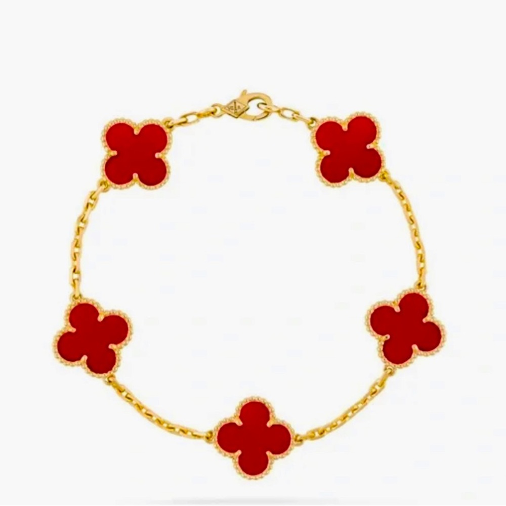 NWT 18 k plated clover bracelet in carnelian red